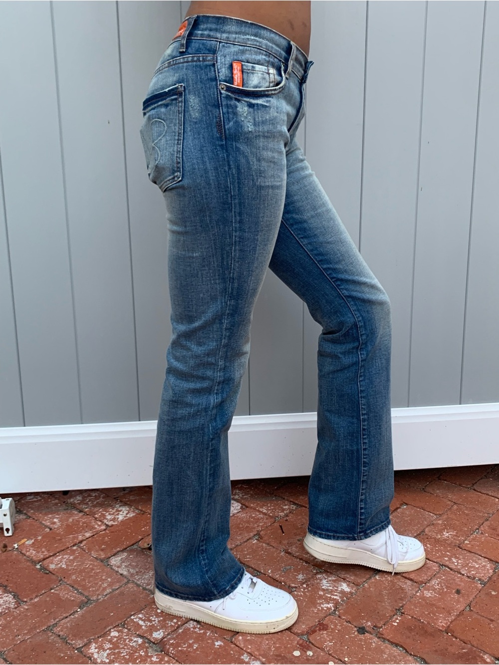 Women's Bootcut Jeans in Medium Blue - Classic Flare Fit